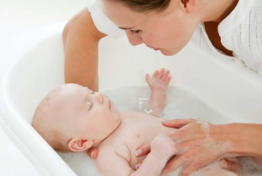 Quando fare il bagno al neonato