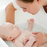 Quando fare il bagno al neonato