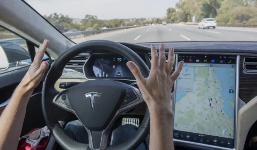 Gli italiani non vogliono la guida autonoma