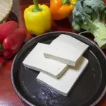 Il tofu, cos'è e come si cucina in modi diversi
