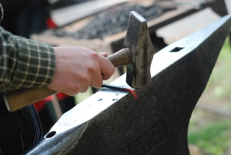 Il mestiere del fabbro e il suo grande valore professionalizzante