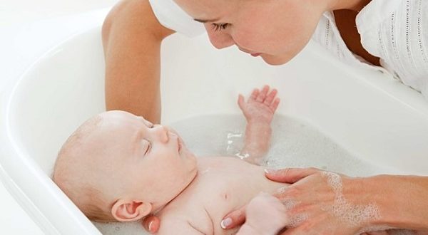 Quando fare il bagno al neonato
